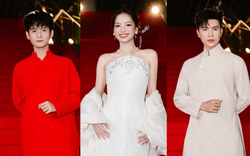 Dàn sao Mưa Đỏ khoe visual cháy khét trên thảm đỏ WeChoice Awards 2025, Steven Nguyễn chấp hết mọi cam thường