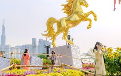 VIDEO: Những điểm "check-in" linh vật ngựa tại trung tâm TPHCM dịp Tết Bính Ngọ