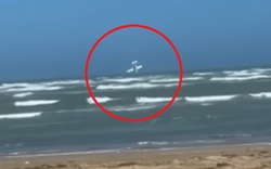 Máy bay lao thẳng xuống biển khiến 3 người tử vong thương tâm