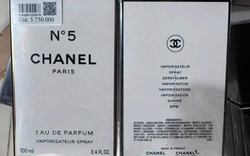 Triệt phá đường dây nước hoa giả khủng tại TP.HCM: Hơn 10.000 chai tuồn ra thị trường, trị giá tới 10 tỷ đồng