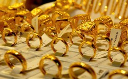 Cuối tuần (1/3): Giá vàng tăng trở lại nhưng nhà đầu tư vẫn quyết "ôm chặt", lo ngại biến động bất ngờ