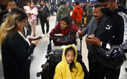 Hàng trăm ngàn hành khách mắc kẹt, hơn 1.000 chuyến bay bị hủy ở Trung Đông