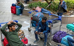 Hàng không toàn cầu “đảo lộn” vì xung đột tại Trung Đông: Hàng ngàn người mắc kẹt đến lúc nào?