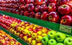 Mẹo "xương máu" khi mua táo trong siêu thị, dân sành thuộc như bảng cửu chương