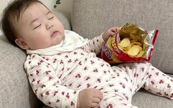 2 thói quen trước khi ngủ đang “đánh cắp” giấc ngủ ngon của con