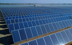 Cảnh báo khẩn từ cơ quan chức năng khi lắp pin lưu trữ điện mặt trời