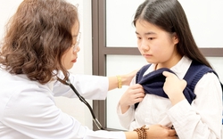 Cô bé sống nhờ trái tim hiến tặng, nay giành giải Nhì học sinh giỏi Hóa