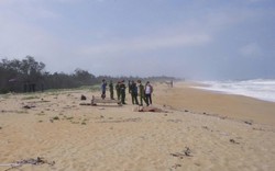Hai thi thể trôi dạt vào bờ biển ở Quảng Ngãi