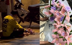 Nam shipper ở Hà Nội ngồi lề đường, làm hoa kẽm nhung lúc nửa đêm: Lên tiếng nói rõ tình cảnh khi bị tố "dàn dựng"