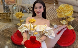 "Phú bà showbiz" khoe được tặng hoa hồng bằng vàng 9999, netizen thi nhau đoán giá