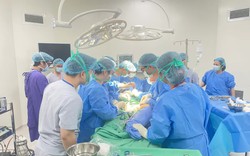 Ghép cơ thon vi phẫu giúp người phụ nữ 44 tuổi tìm lại nụ cười