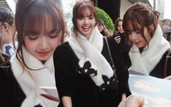 Fan Việt chụp được Lisa trên đường về, nhan sắc ở khoảng cách 2 gang tay là thế này ư?