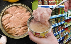 Mua thịt hộp trong siêu thị: Nhân viên tiết lộ chi tiết "vàng" dưới đáy lon, chỉ mất 3 giây nhìn