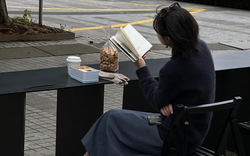 Tình bạn của người trưởng thành dễ phai nhạt, dễ tan vỡ: Lý do sâu xa hơn bạn nghĩ