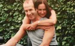 Bố mẹ tử vong vì loại ung thư “nguy hiểm nhất”, con gái kể lại dấu hiệu ban đầu ít ai ngờ tới