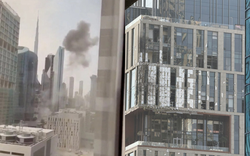Trung tâm tài chính Dubai rung chuyển với hàng loạt vụ nổ do drone tự sát, khói đen bốc cao giữa khu nhà chọc trời