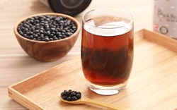 Uống nước đậu đen mỗi ngày để ''bổ thận'', 6 tháng sau người phụ nữ đi khám, nghe bác sĩ nói 1 câu mà ''giật mình''