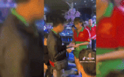 Vụ nam nhân viên trúng độc đắc 18 tỉ đồng: Khách đổ xô đến quán xin "vía" may mắn