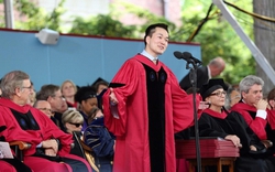 Bố mẹ làm nông, con trai trúng tuyển Harvard: Giờ là CEO công ty công nghệ sinh học, doanh thu hơn 860 tỷ/ năm
