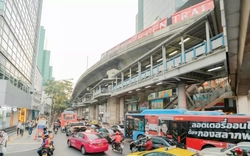 Nhiều nước kích hoạt làm việc online để giảm tiêu thụ xăng dầu