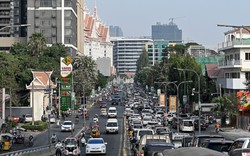 Thiếu hụt nhiên liệu trầm trọng, người dân Campuchia chứng kiến “cú sốc” đầu tiên