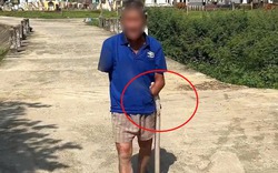 Cụ ông cụt tay kẹp con rắn mang về: Người con trai kể rõ ngọn nguồn phía sau