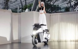 Xe máy điện tự cân bằng đầu tiên trên thế giới được sản xuất hàng loạt