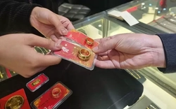 Giá vàng rung lắc mạnh