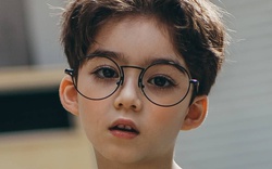 Bé trai nổi tiếng toàn cầu vì đôi mắt đẹp như tranh vẽ giờ ra sao?