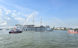 Cảnh tượng trên vịnh Hạ Long khiến nhiều người bất ngờ, nhận xét: "Chưa từng thấy bao giờ"