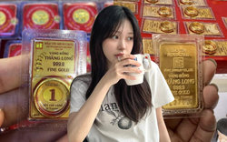 Tâm trạng người rút tiết kiệm đi mua vàng: Vừa rút tiền xong thì lãi suất tăng, cầm 5 chỉ vàng chưa nóng tay đã “lỗ” 7 triệu rưỡi