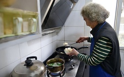 Người phụ nữ 57 tuổi dùng mỡ lợn nấu ăn suốt 3 năm, đi khám sức khoẻ bác sĩ ngạc nhiên hỏi: "Chị đã làm gì?"