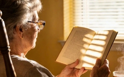 Hàng xóm của tôi 97 tuổi, sống một mình và tự chăm sóc bản thân. Bí quyết sống thọ của bà chỉ gói gọn trong một câu