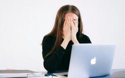 Thất nghiệp tuổi 40, tôi rải hơn 500 CV trong vô ích: Tuổi tác bị phân biệt, nhiều công ty thà trống vị trí chứ không tuyển người già