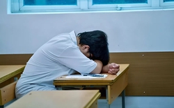 Một đề thi gây bão mạng từ năm ngoái đến tận năm nay: Nhiều em lớp 12 đọc đề xong bật khóc nức nở!