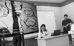 Sinh viên Nguyễn Văn Chung thi giữa kỳ, phải đóng vai thầy giáo dạy bài hát của nhạc sĩ Nguyễn Văn Chung