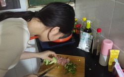 “Kệ đi. Nó không biết làm gì đâu” - Mẹ bênh em trai, bắt chị gái làm tất cả việc nhà: Đến năm 2026 rồi nhiều gia đình vẫn còn phân biệt đối xử kiểu này!