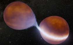 2 vật thể khó định nghĩa đang sáp nhập và "sống lại"