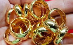 Bán vàng để gửi tiết kiệm vì lãi suất tăng mạnh