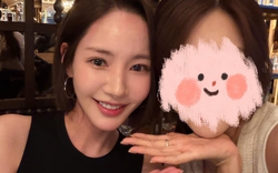 Park Min Young giảm cân đến mức trông lép vế hơn cả fan nữ khi đứng chung khung hình