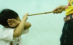 Vụ học sinh lớp 3 bị phụ huynh bạn cùng lớp đánh 10 roi: Dừng đứng lớp 2 giáo viên
