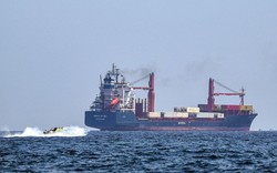 Khóa cứng eo biển Hormuz khiến Trung Đông 'tê liệt', Iran 'ung dung' xuất khẩu dầu - thu 139 triệu USD/ngày