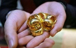 Chê gửi tiết kiệm, dồn tiền mua vàng lúc gần 190 triệu/lượng: “Tôi ôm 3 cây vàng rồi thấp thỏm từng ngày”