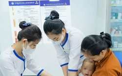 Sau ca tử vong do não mô cầu, người dân đổ xô đi tiêm vắc xin