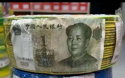 Trung Quốc: Mở cuộn dây cáp điện thấy tiền thật: “Chiêu độc” khiến giới làm hàng giả phải tránh xa