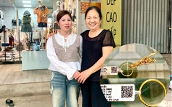 Phát hiện 2 nhẫn tròn, dây chuyền vàng 9999 trước cửa nhà, cụ bà SN 1957 trình báo công an truy tìm