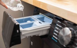 Thêm 1 nguyên liệu có sẵn trong bếp vào máy giặt, quần áo thơm sạch đến không ngờ