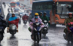 Miền Bắc mưa dông kèm gió giật, sắp đón nắng nóng gay gắt bao phủ trên diện rộng