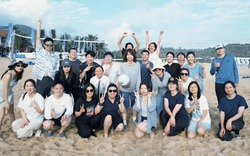 Team buiding mà sếp thân mật quá đà: Làm sao để xử lý gọn?