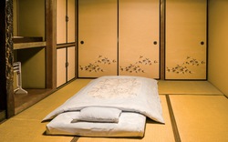 Vì sao người Nhật không ngủ giường mà trải nệm nằm trên sàn?